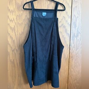 Arula Elegant Black Tank Top